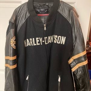 Harley Davidson jacket 3xl xxxl. Lost 60lbs never wore